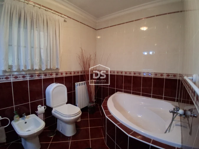 Moradia T3 para Venda em Bajouca Foto 3