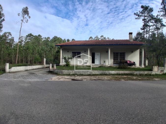 Moradia T3 para Venda em Bajouca Foto 13