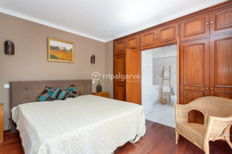 Moradia T4 para Arrendamento em Guia Foto 39