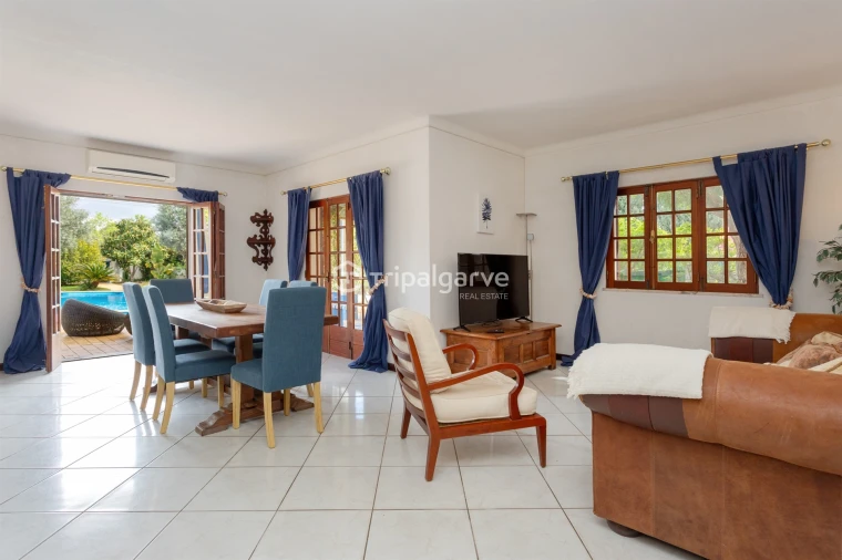 Moradia T4 para Arrendamento em Guia Foto 24