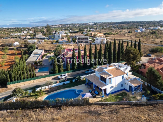 Moradia T4 para Arrendamento em Guia Foto 64