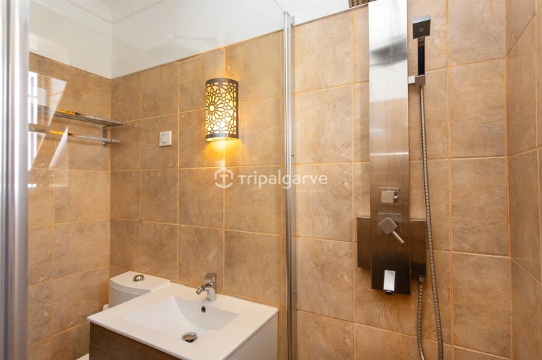 Moradia T4 para Arrendamento em Guia Foto 46