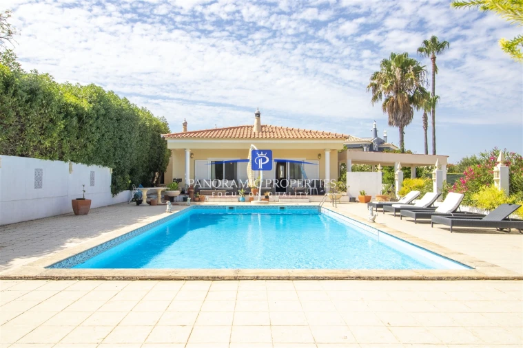 Moradia T4 para Venda em Lagoa e Carvoeiro Foto 31