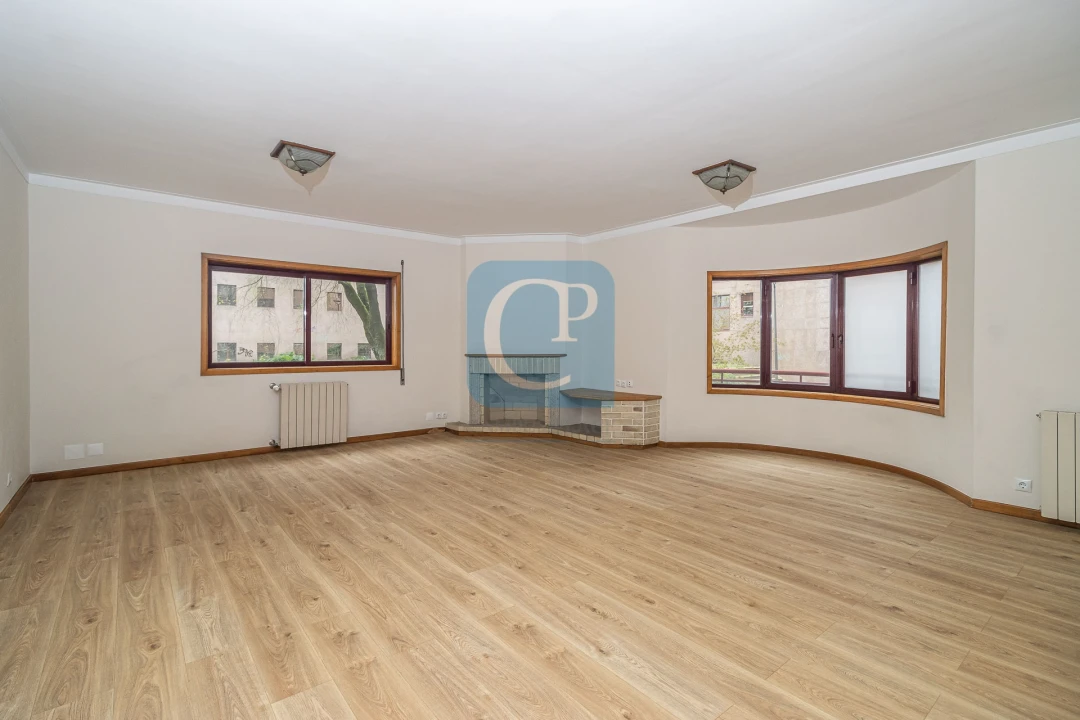 Apartamento T3 para Arrendamento em Mafamude e Vilar do Paraíso Foto 1