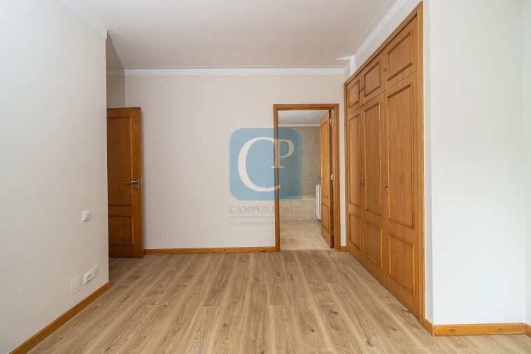 Apartamento T3 para Arrendamento em Mafamude e Vilar do Paraíso Foto 12
