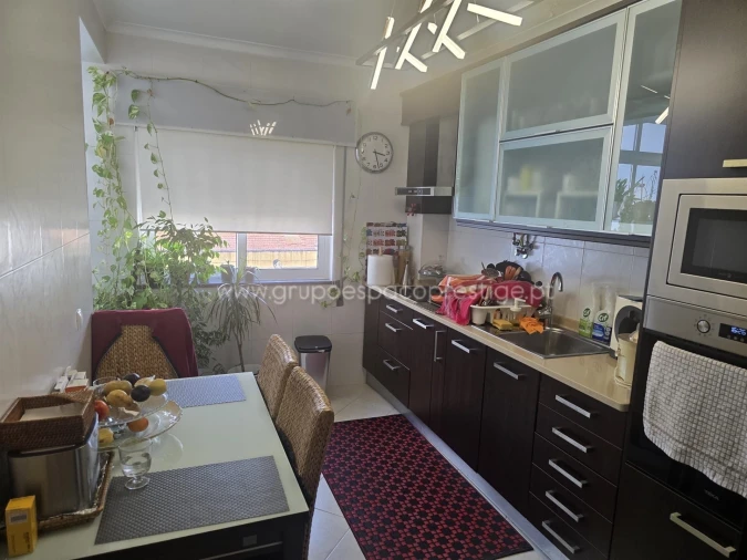 Apartamento T2 para Venda em Olhão Foto 3