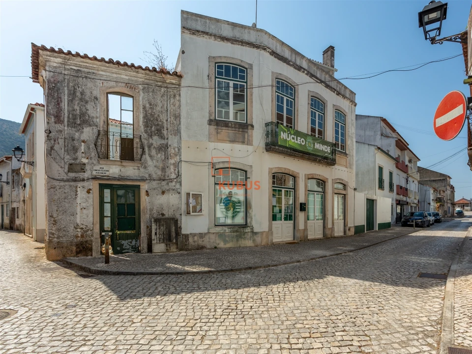 Prédio para Venda em Minde Foto 1