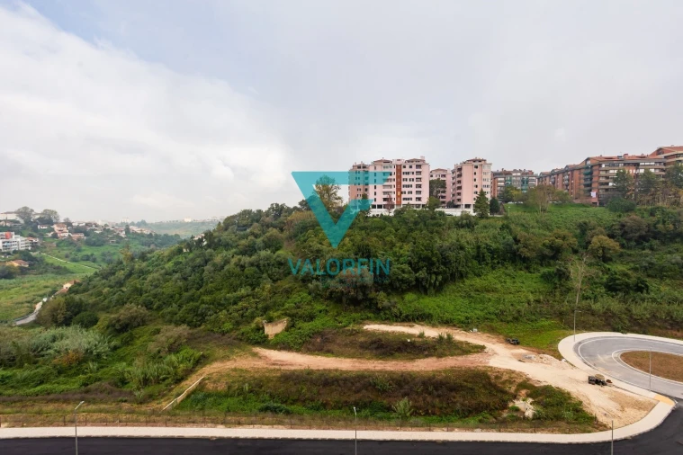 Apartamento T3 para Venda em Santo Antonio dos Olivais Foto 15