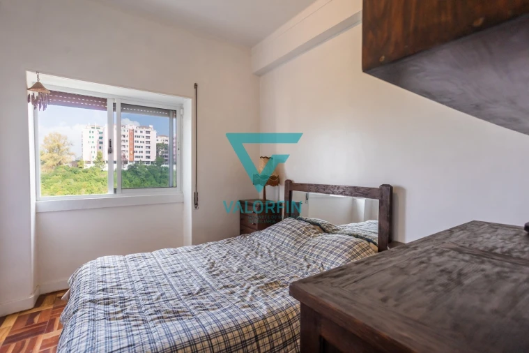 Apartamento T3 para Venda em Santo Antonio dos Olivais Foto 7