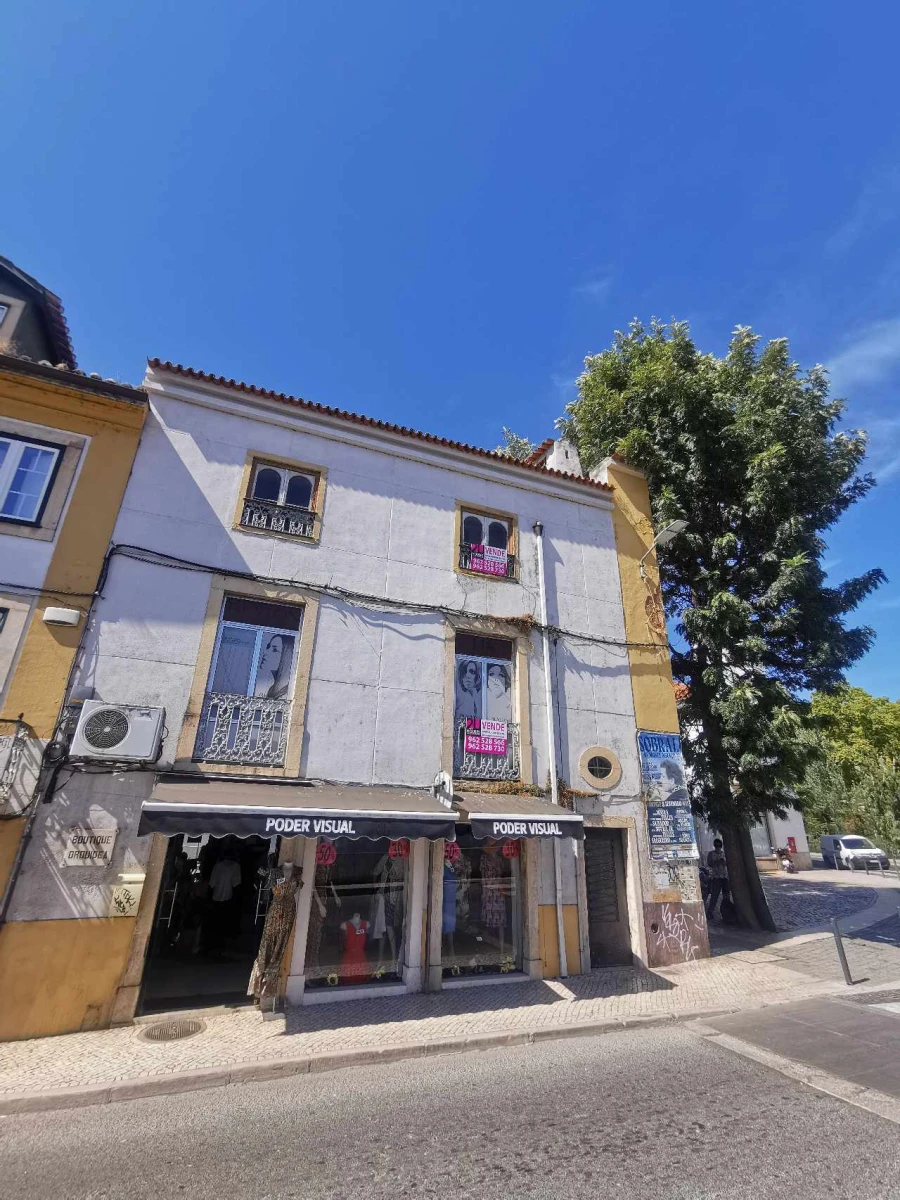 Prédio para Venda em São João Baptista e Santa Maria dos Olivais Foto 1