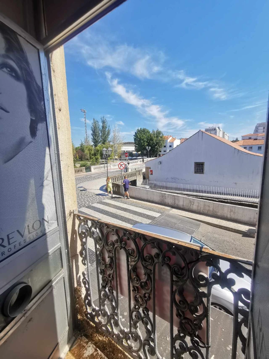 Prédio para Venda em São João Baptista e Santa Maria dos Olivais Foto 6