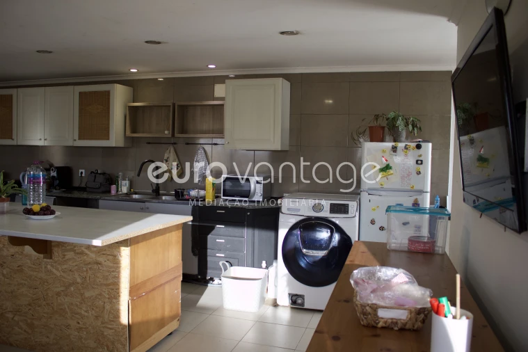 Moradia T6 para Venda em Arrabal Foto 5