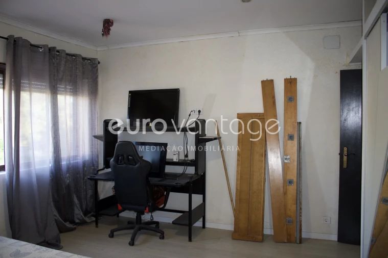 Moradia T6 para Venda em Arrabal Foto 9