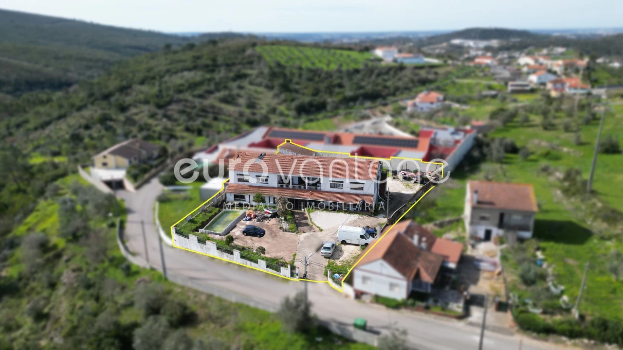 Moradia T6 para Venda em Arrabal Foto 2