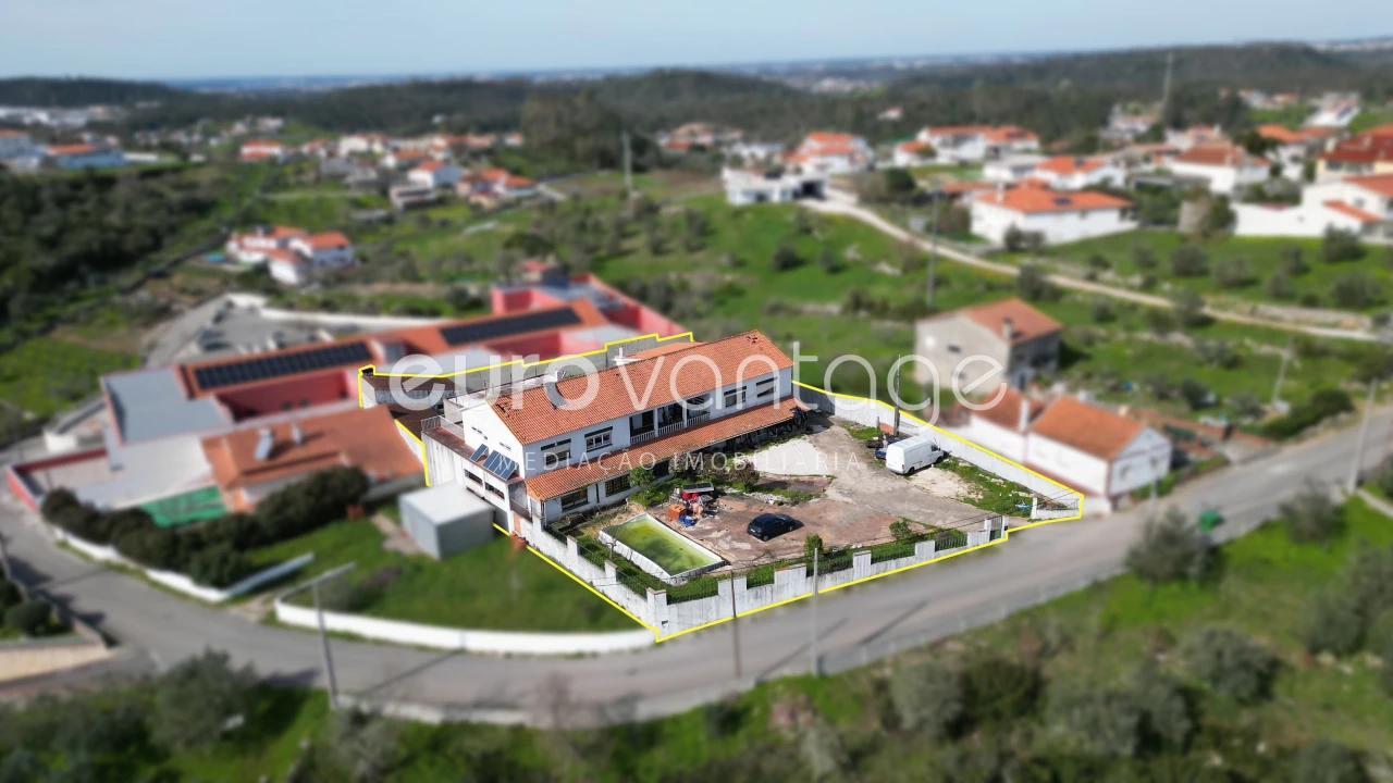 Moradia T6 para Venda em Arrabal Foto 1