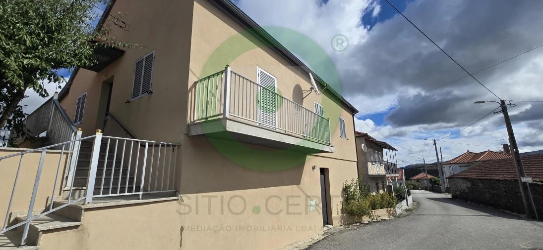 Moradia T3 para Venda em Moimenta e Montouto