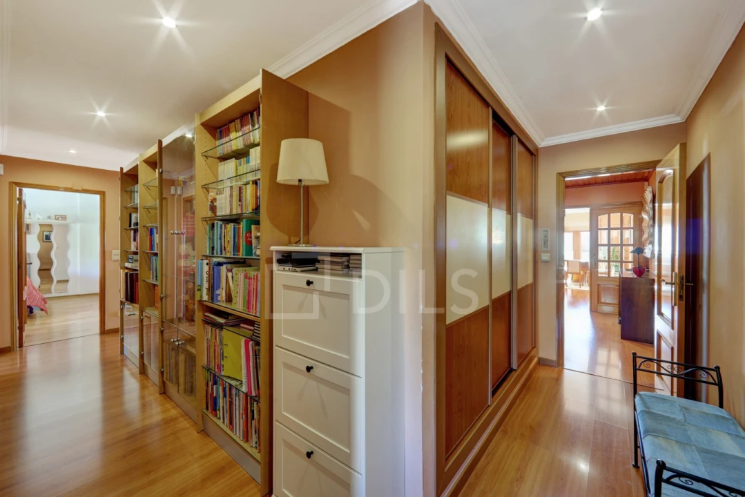 Apartamento T5 para Venda em Carcavelos e Parede Foto 22