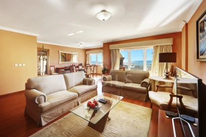Apartamento T5 para Venda em Carcavelos e Parede