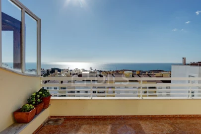 Apartamento T5 para Venda em Carcavelos e Parede