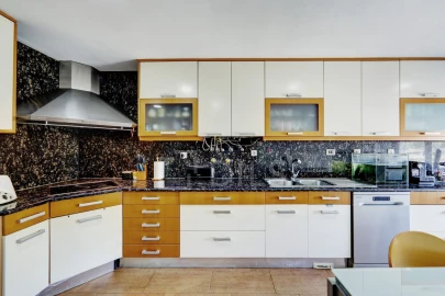 Apartamento T5 para Venda em Carcavelos e Parede