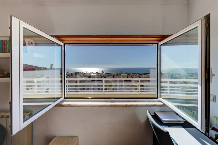 Apartamento T5 para Venda em Carcavelos e Parede Foto 36
