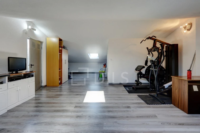 Apartamento T5 para Venda em Carcavelos e Parede Foto 23