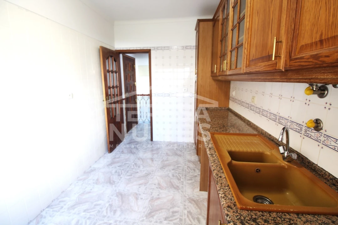 Apartamento T1 para Venda em Quinta do Conde Foto 10