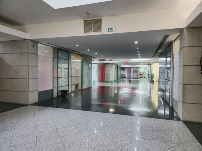 Loja para Venda em Gondomar (São Cosme), Valbom e Jovim Foto 3