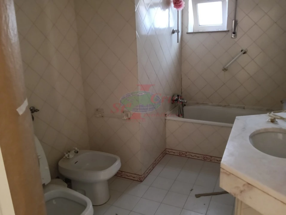 Apartamento T4 para Venda em Santo Antonio dos Olivais Foto 9
