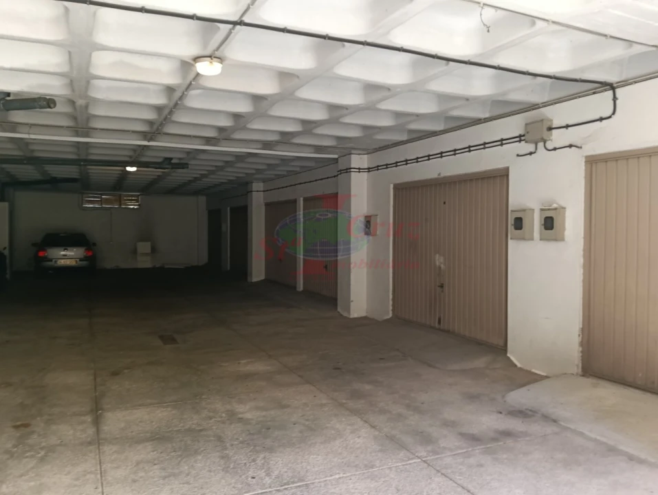 Apartamento T4 para Venda em Santo Antonio dos Olivais Foto 21