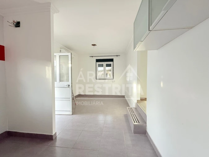 Moradia T2 para Venda em Fernao Ferro Foto 2