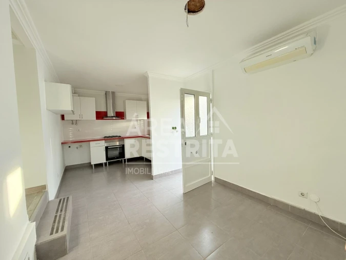 Moradia T2 para Venda em Fernao Ferro Foto 4