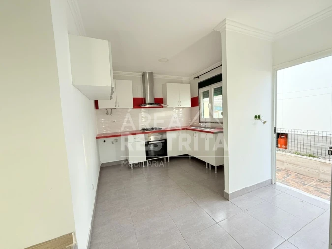 Moradia T2 para Venda em Fernao Ferro Foto 5