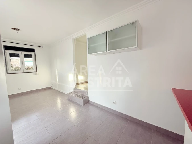 Moradia T2 para Venda em Fernao Ferro Foto 7