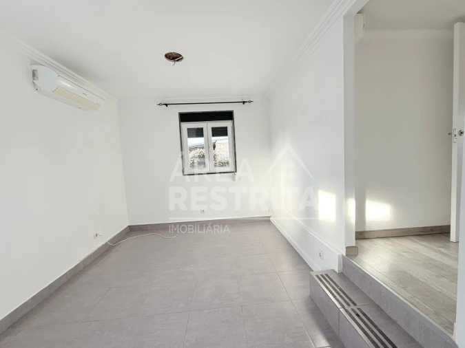 Moradia T2 para Venda em Fernao Ferro Foto 10