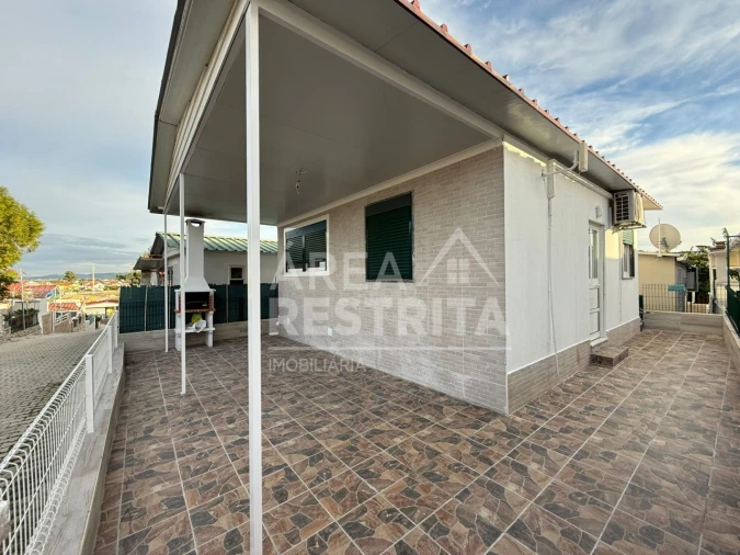 Moradia T2 para Venda em Fernao Ferro Foto 11