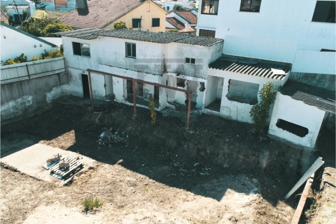 Terreno para Venda em Venda do Pinheiro e Santo Estêvão das Galés Foto 4