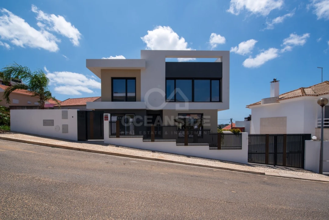 Moradia T4 para Venda em Carcavelos e Parede Foto 1