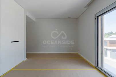 Moradia T4 para Venda em Carcavelos e Parede