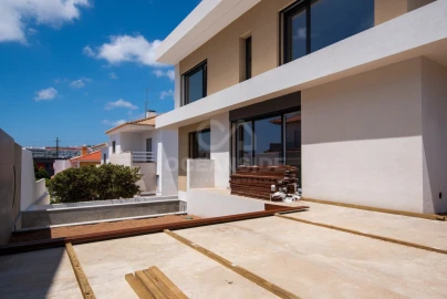 Moradia T4 para Venda em Carcavelos e Parede