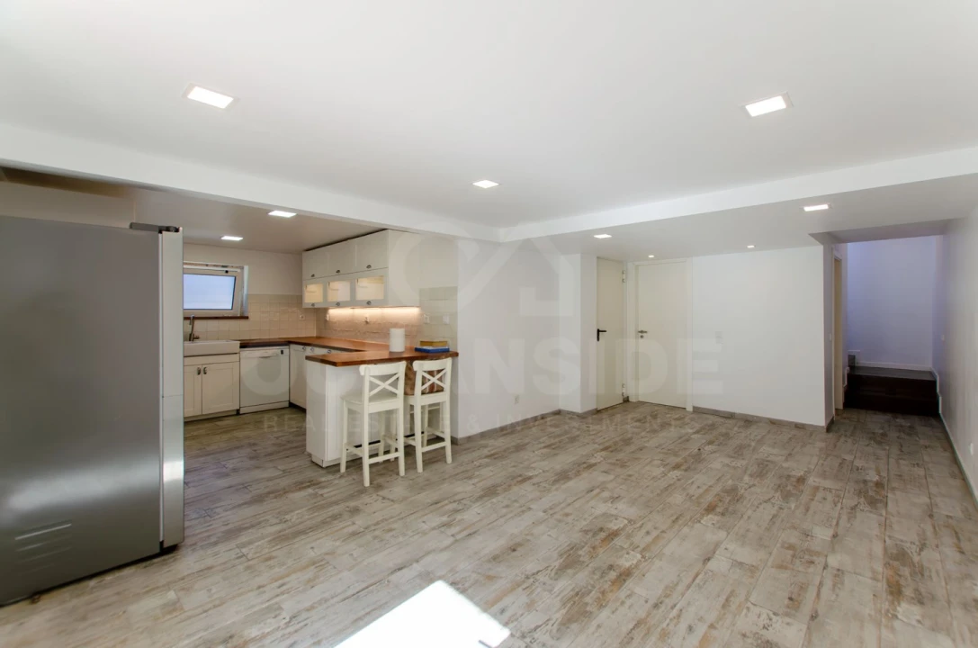 Moradia T4 para Arrendamento em Barcarena Foto 18