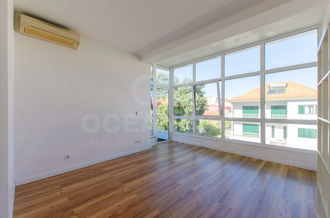 Moradia T4 para Arrendamento em Barcarena Foto 21