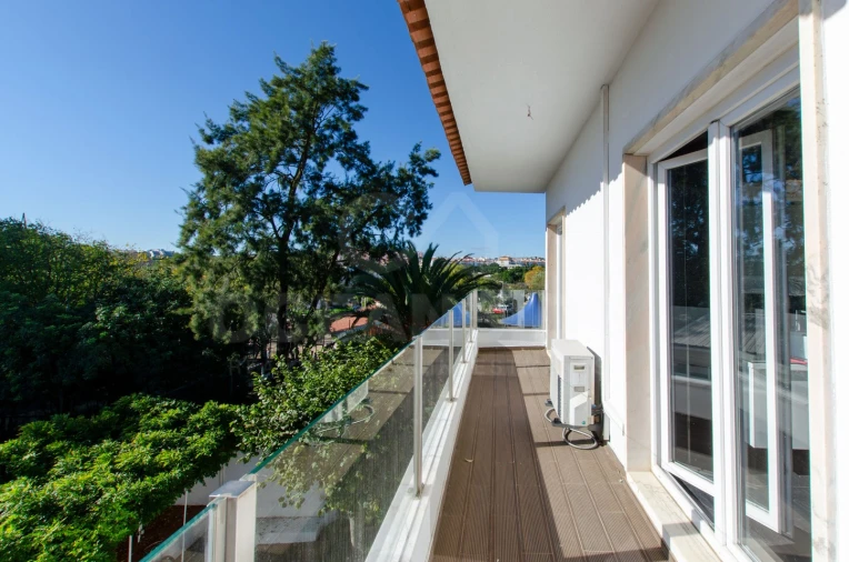 Moradia T4 para Arrendamento em Barcarena Foto 34