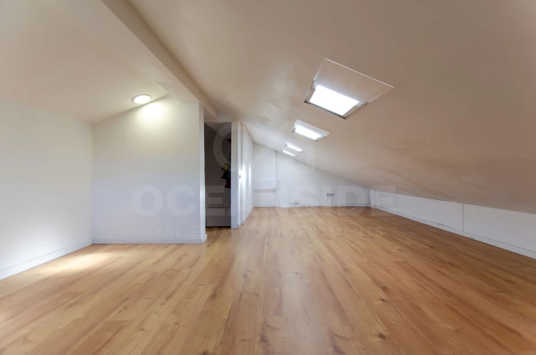 Moradia T4 para Venda em Barcarena Foto 49