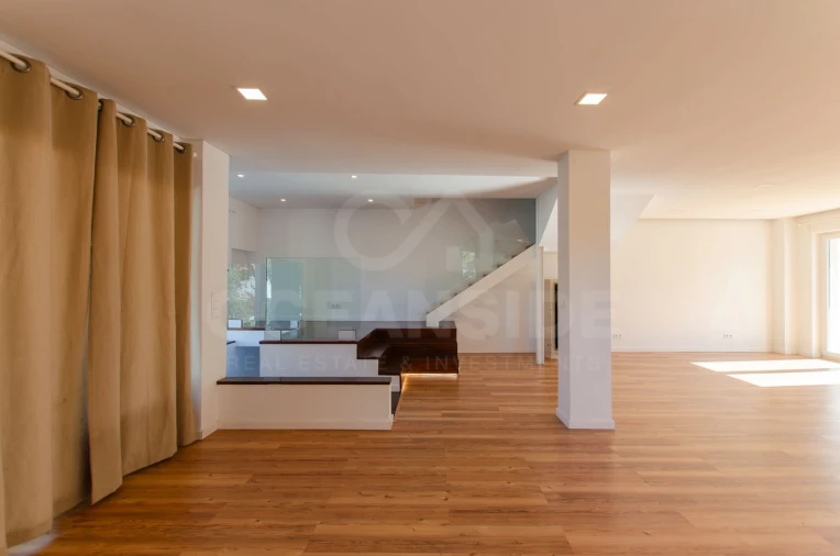 Moradia T4 para Venda em Barcarena Foto 5