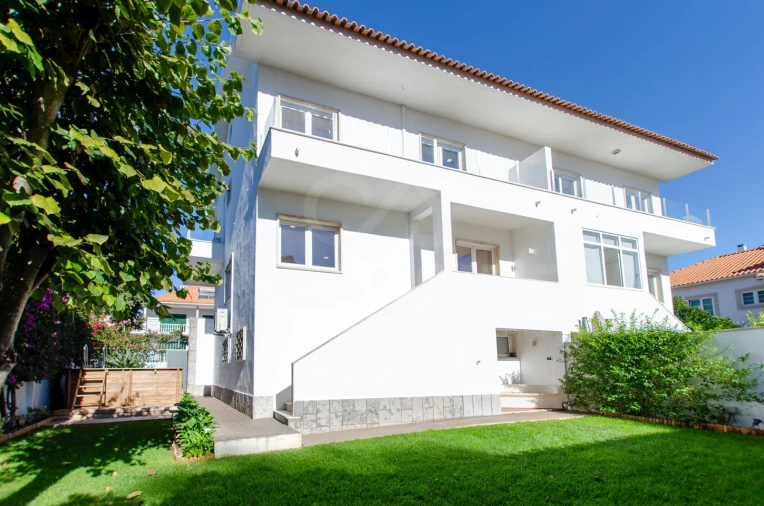 Moradia T4 para Venda em Barcarena Foto 47