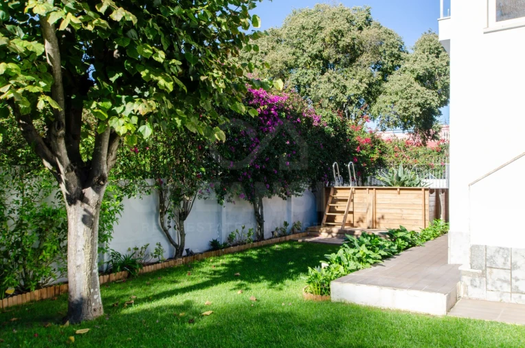 Moradia T4 para Venda em Barcarena Foto 41