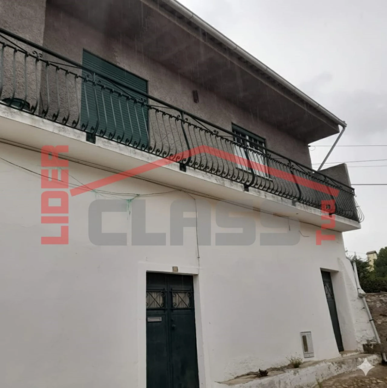 Moradia T5 para Venda em Favaios Foto 1