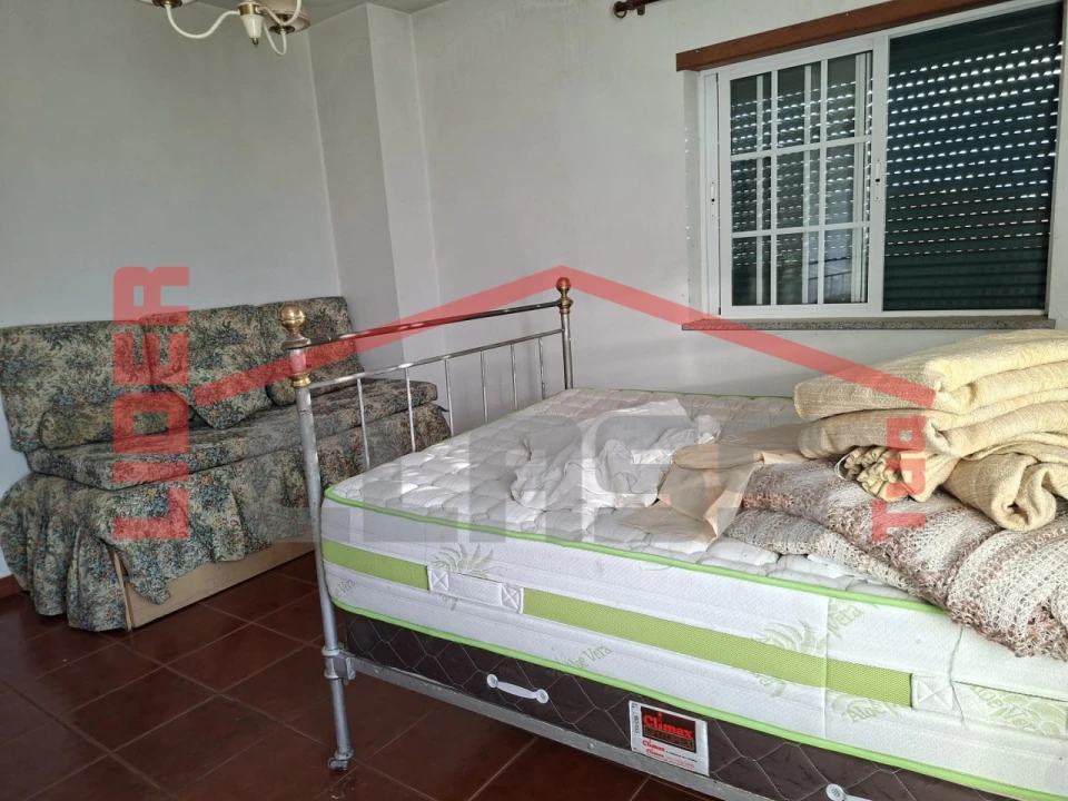 Moradia T5 para Venda em Favaios Foto 6