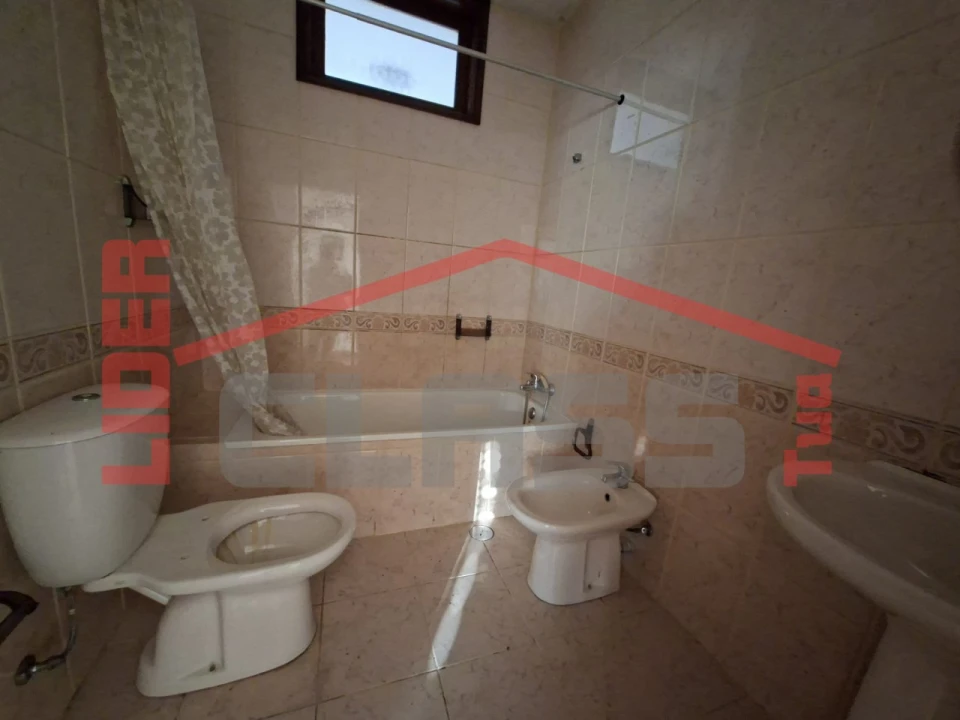 Moradia T5 para Venda em Favaios Foto 10